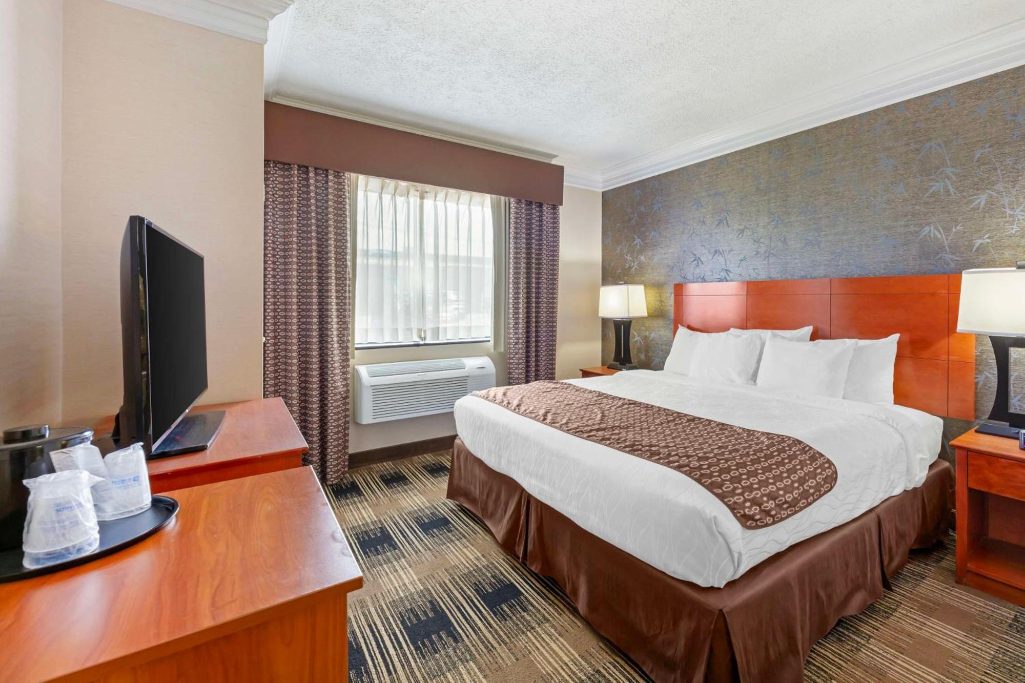 Best Western Inn At The Rochester Airport Экстерьер фото
