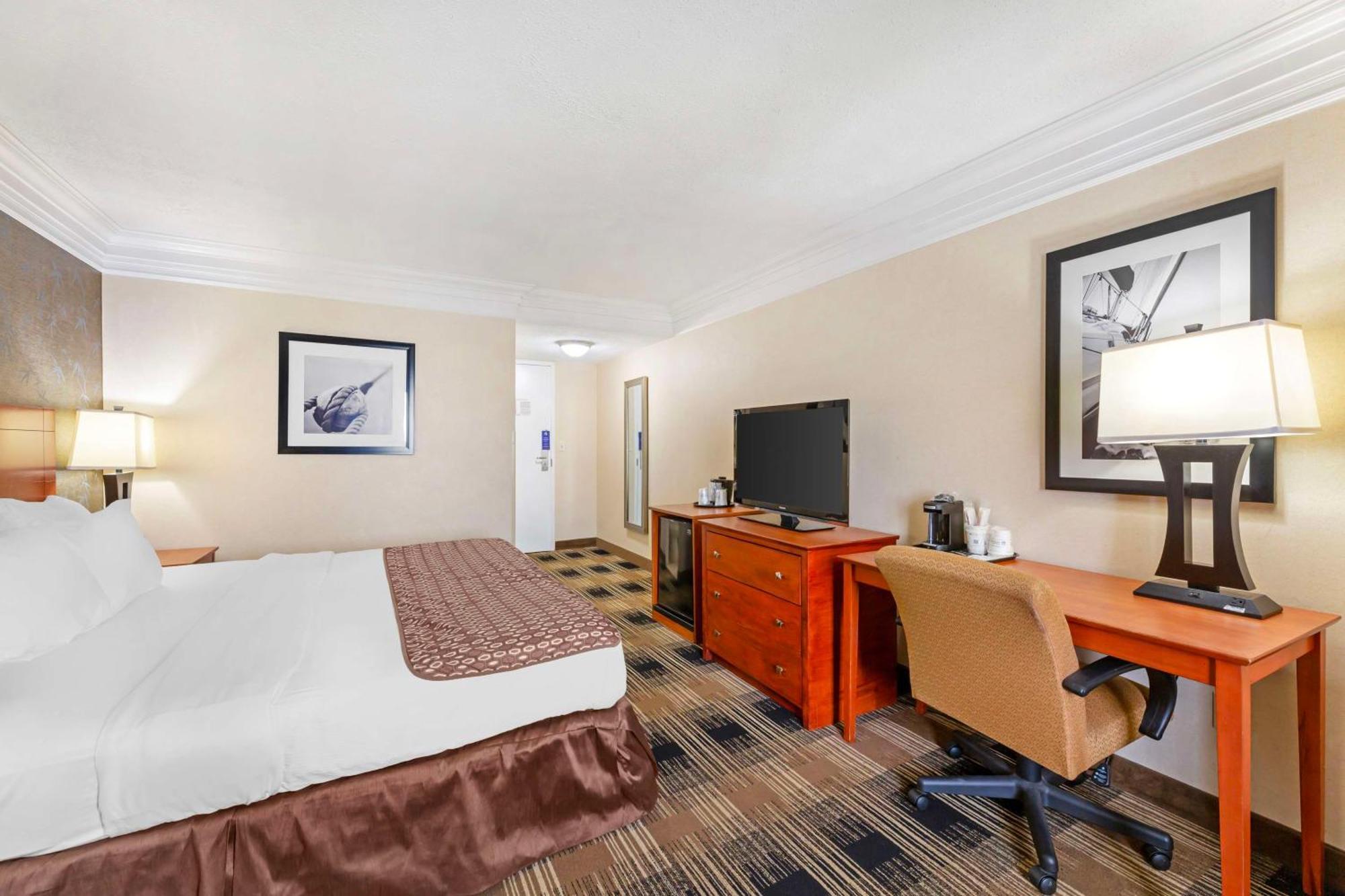 Best Western Inn At The Rochester Airport Экстерьер фото