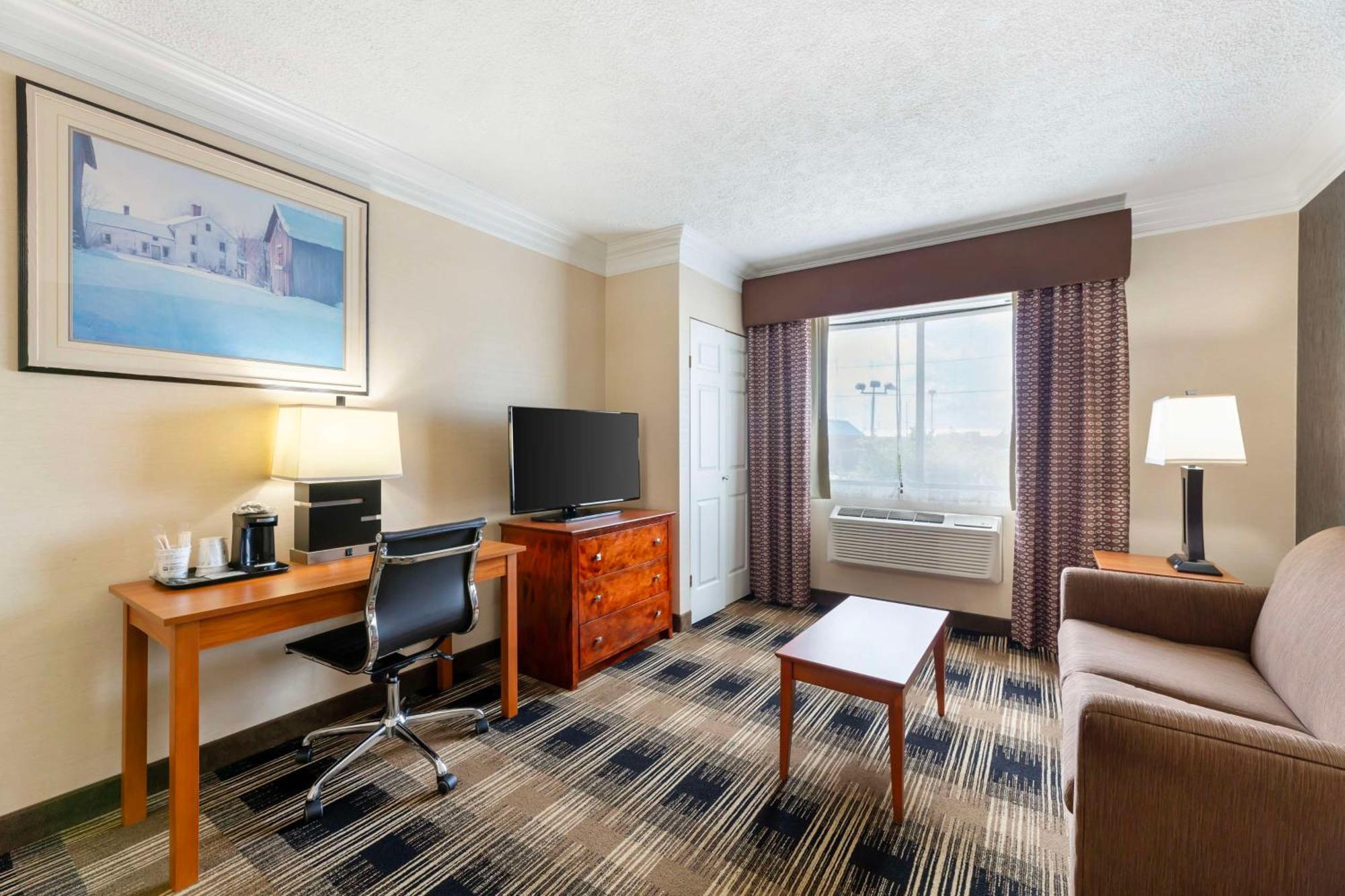 Best Western Inn At The Rochester Airport Экстерьер фото