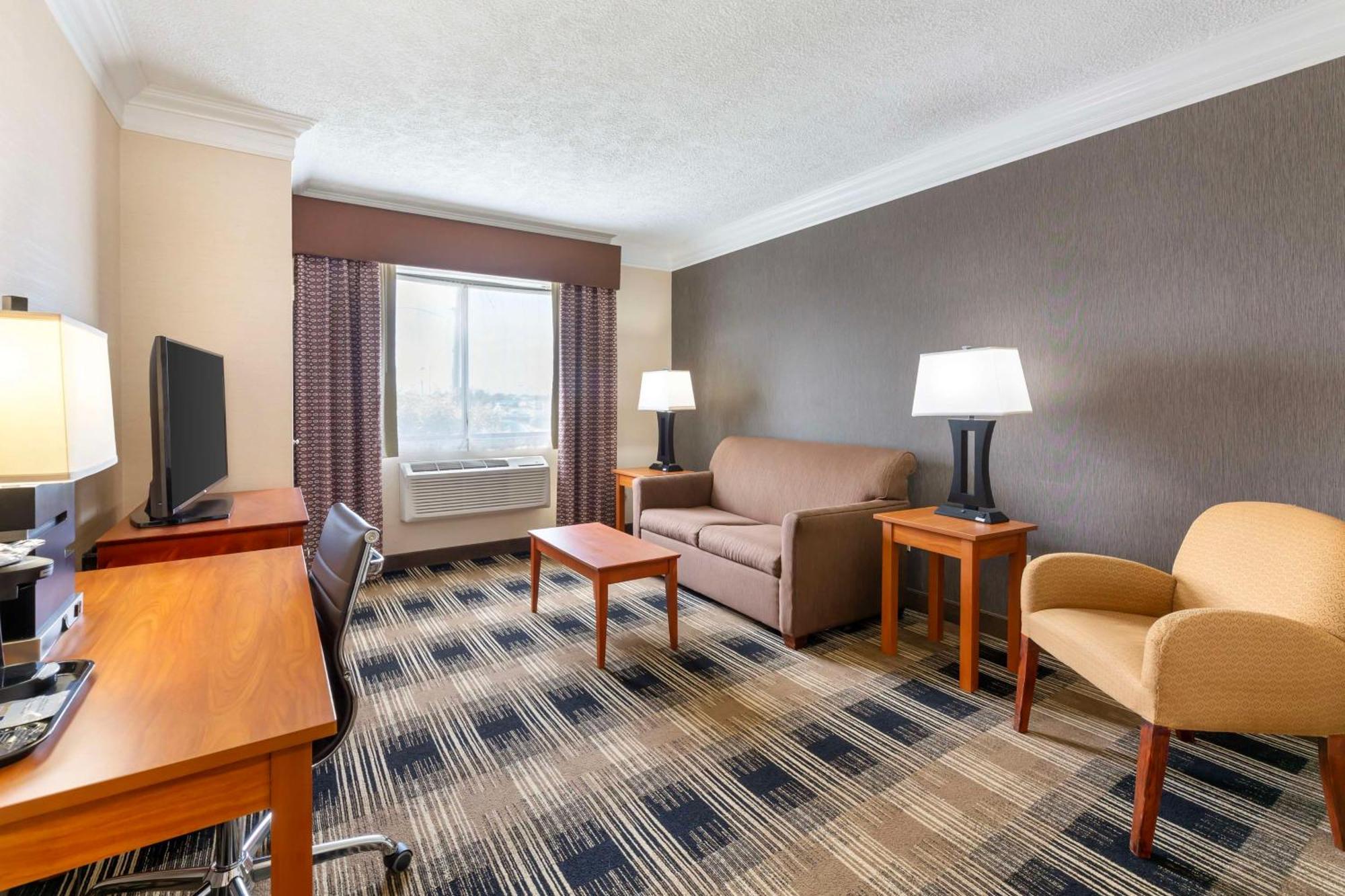 Best Western Inn At The Rochester Airport Экстерьер фото
